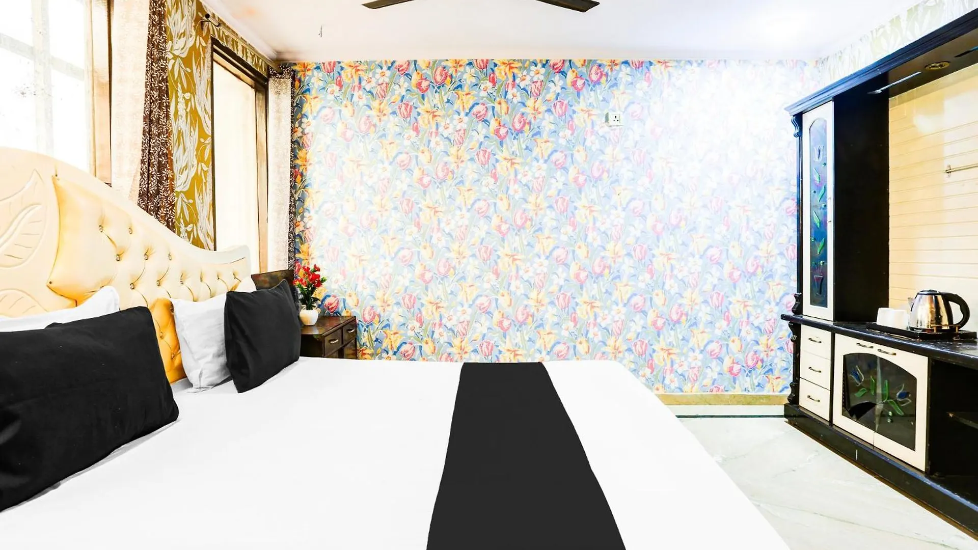 Hotel O 7 Diamond Delhi