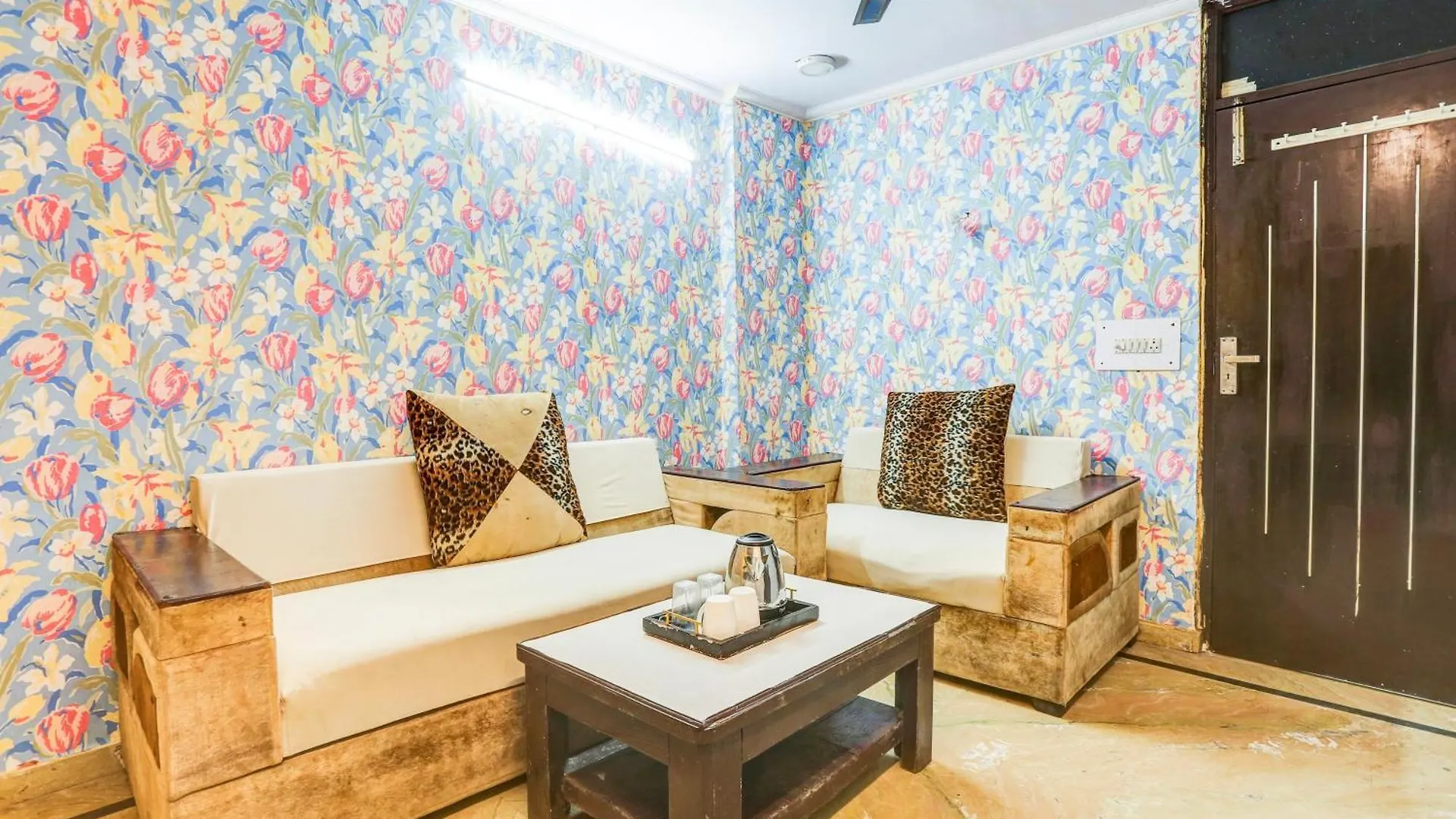 Hotel O 7 Diamond Delhi
